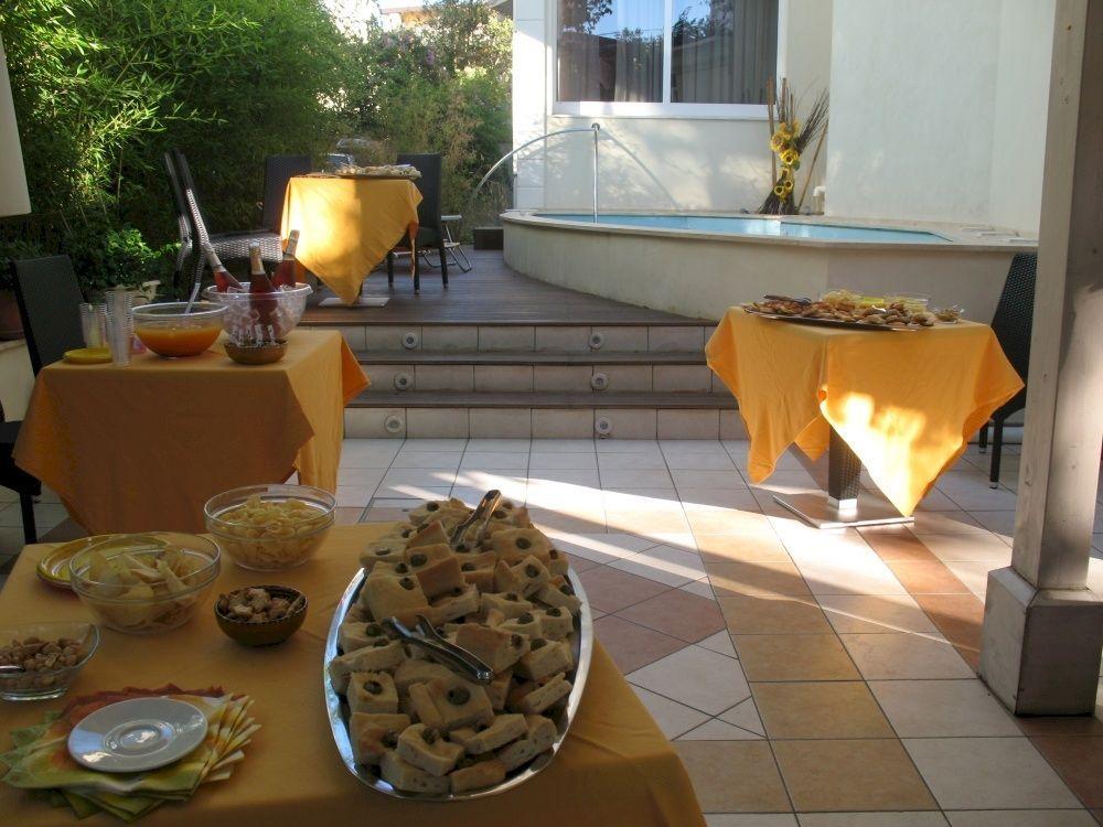 Hotel Orly Cesenatico Exterior photo