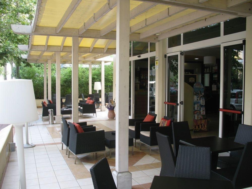 Hotel Orly Cesenatico Exterior photo