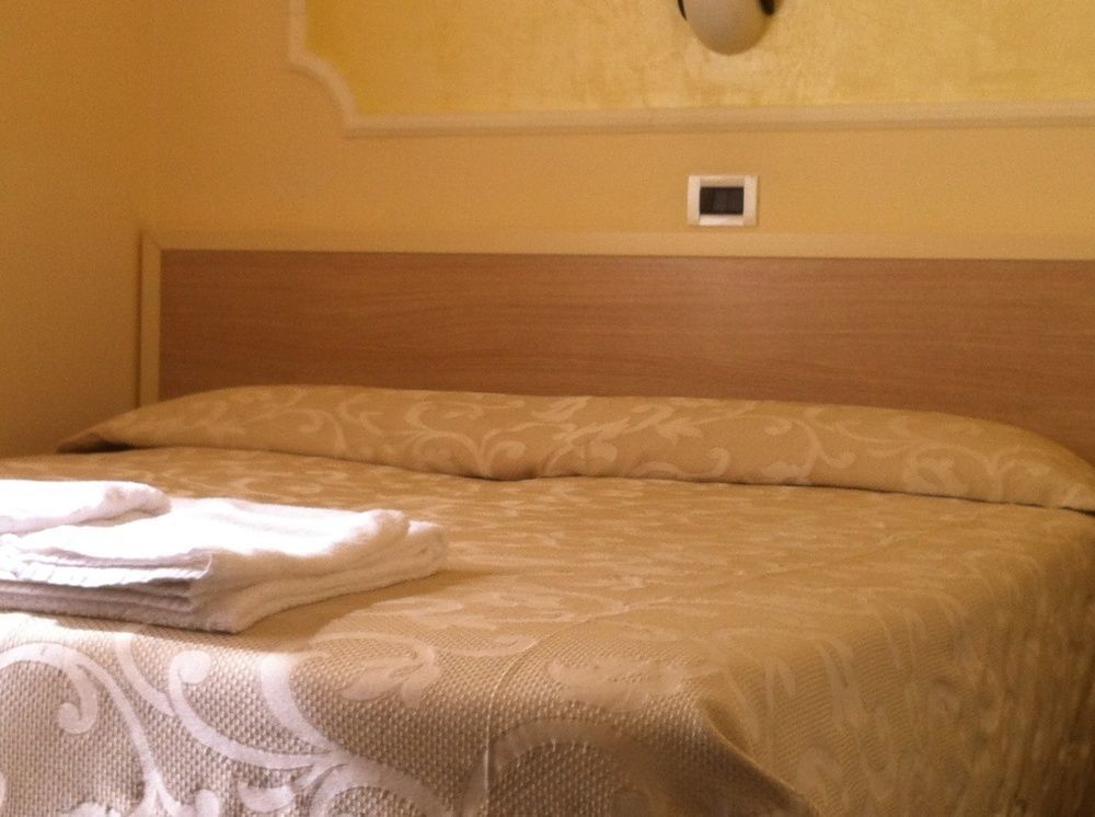 Hotel Orly Cesenatico Exterior photo