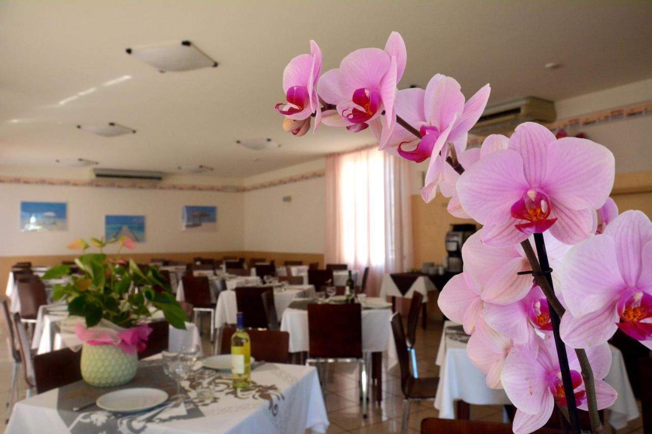 Hotel Orly Cesenatico Exterior photo